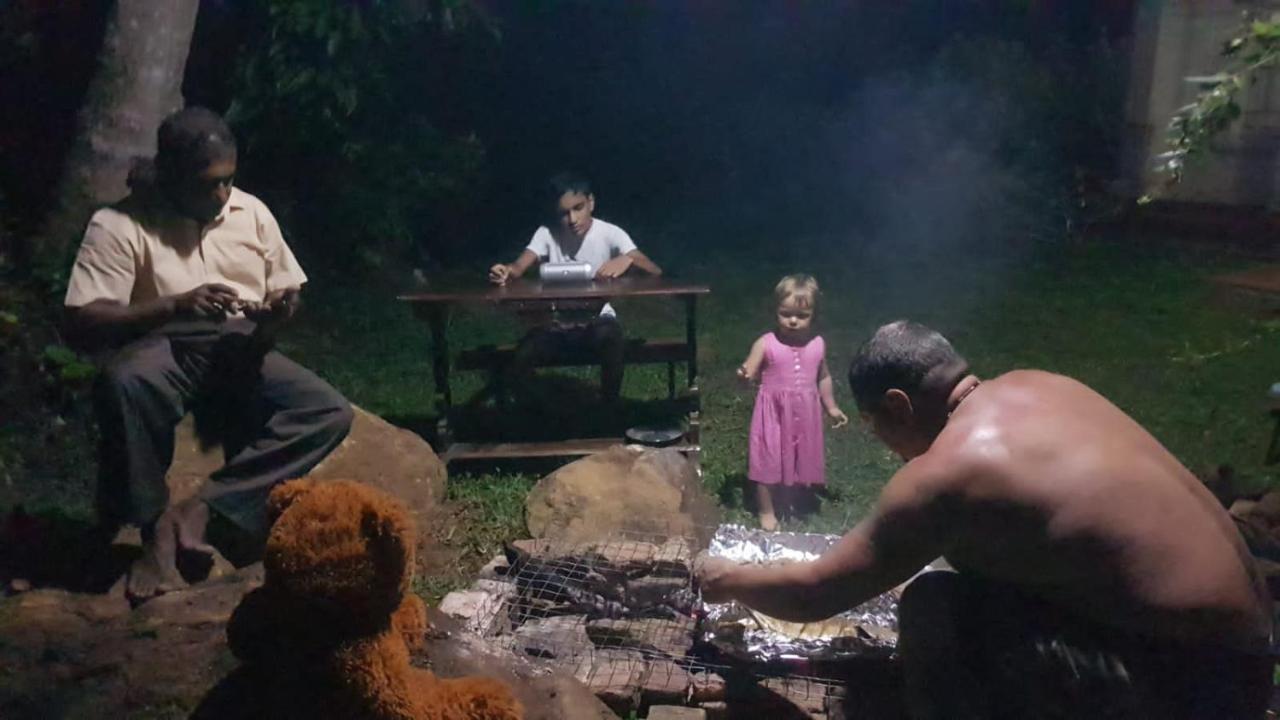 Weeragiri Home Stay Мірісса Екстер'єр фото